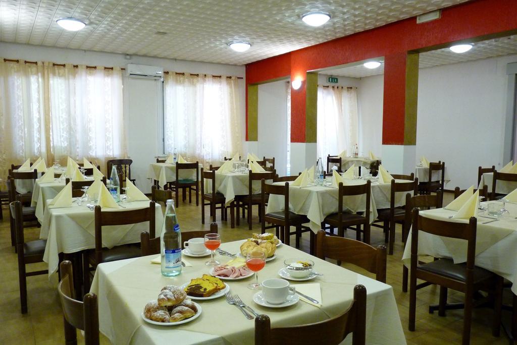 Hotel Villa Del Bagnino Rimini Extérieur photo
